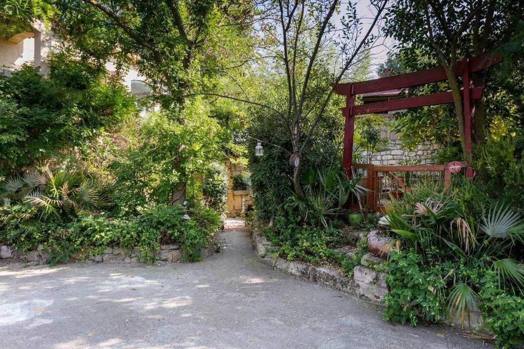 Jardin Et Bambous, Studio Cosy, Classe 2 Etoiles Марсейан Экстерьер фото